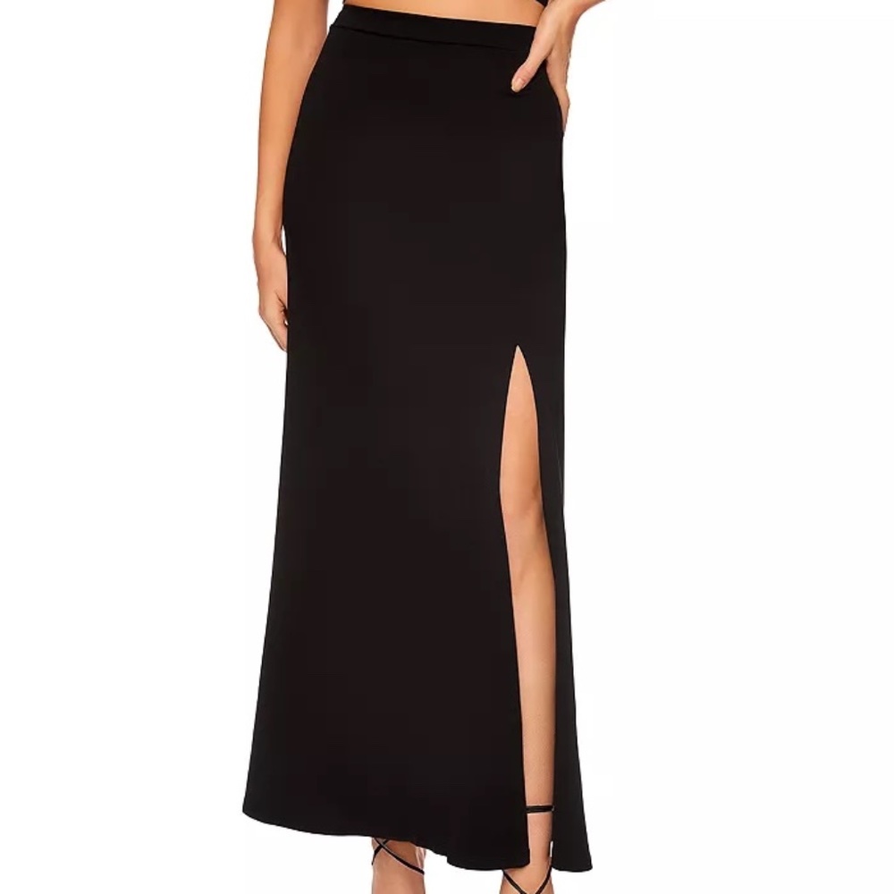 tresics luxe long black maxi skirt S